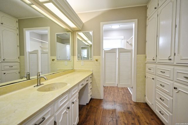 671 W MERRIWEATHER ST, New Braunfels, TX 78130