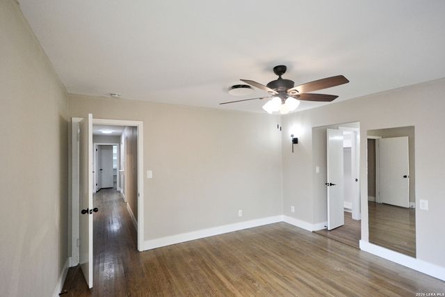 671 W MERRIWEATHER ST, New Braunfels, TX 78130