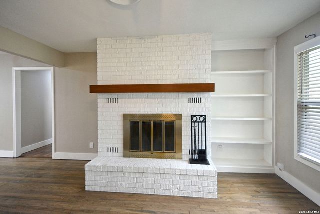 671 W MERRIWEATHER ST, New Braunfels, TX 78130