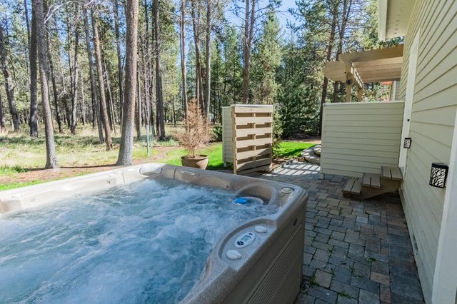 16876 Pony Express Way, Bend, OR 97707