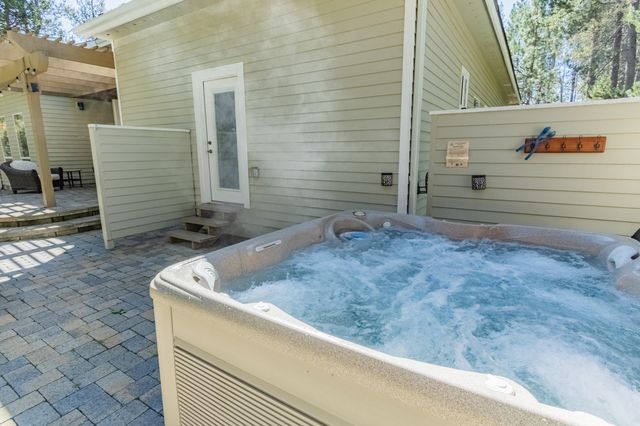 16876 Pony Express Way, Bend, OR 97707