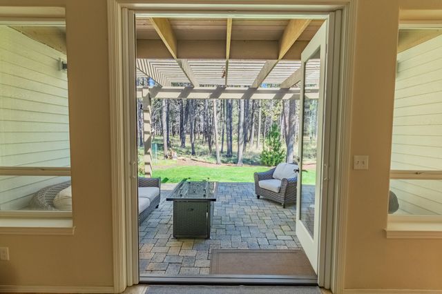 16876 Pony Express Way, Bend, OR 97707