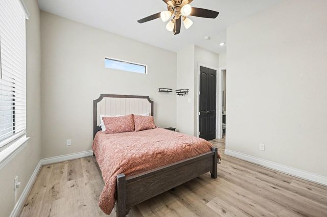 8615 Den Oak Drive, Richmond, TX 77406