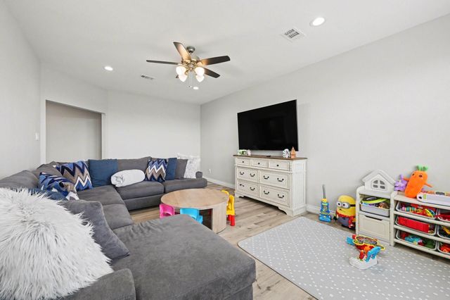 8615 Den Oak Drive, Richmond, TX 77406
