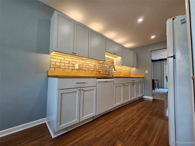 1437 Lantern Lane, Rochester Hills, MI 48306