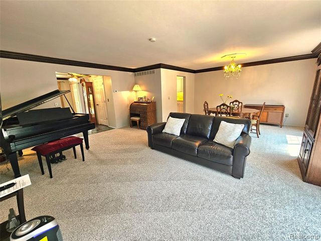 1437 Lantern Lane, Rochester Hills, MI 48306