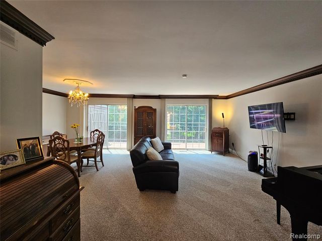 1437 Lantern Lane, Rochester Hills, MI 48306