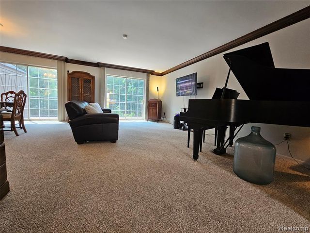1437 Lantern Lane, Rochester Hills, MI 48306