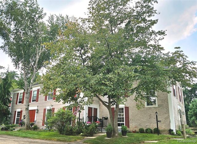 1437 Lantern Lane, Rochester Hills, MI 48306