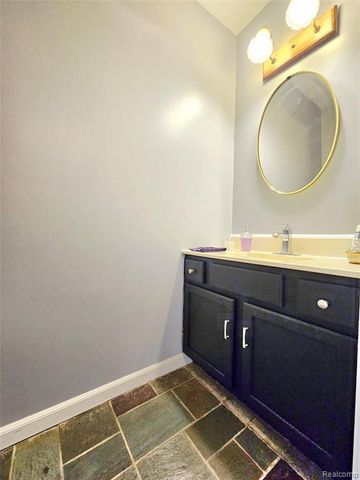 1437 Lantern Lane, Rochester Hills, MI 48306