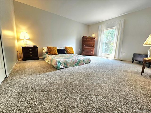 1437 Lantern Lane, Rochester Hills, MI 48306