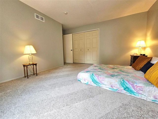 1437 Lantern Lane, Rochester Hills, MI 48306