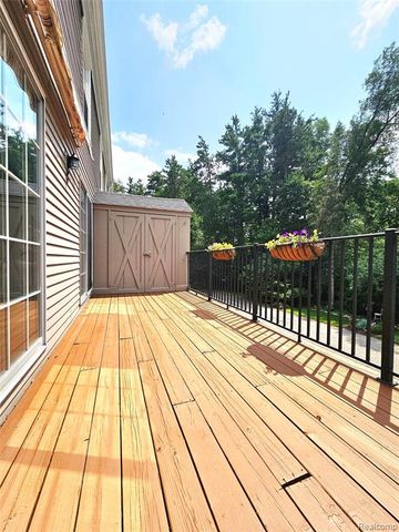 1437 Lantern Lane, Rochester Hills, MI 48306
