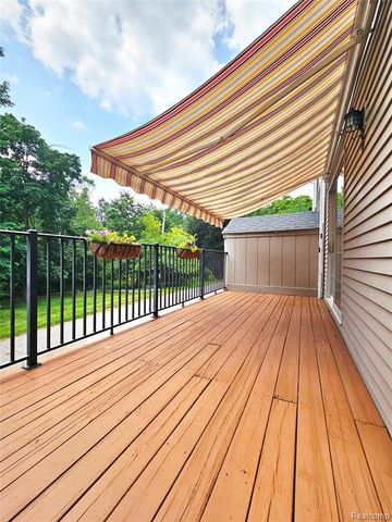 1437 Lantern Lane, Rochester Hills, MI 48306