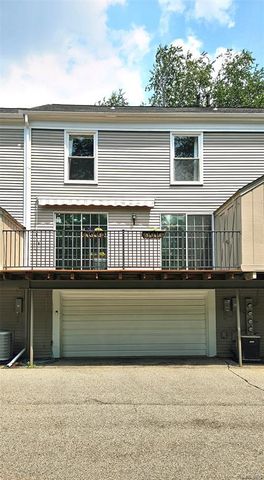1437 Lantern Lane, Rochester Hills, MI 48306