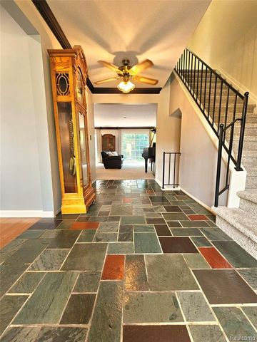 1437 Lantern Lane, Rochester Hills, MI 48306