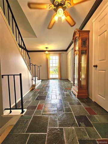 1437 Lantern Lane, Rochester Hills, MI 48306