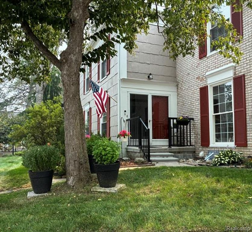 1437 Lantern Lane, Rochester Hills, MI 48306