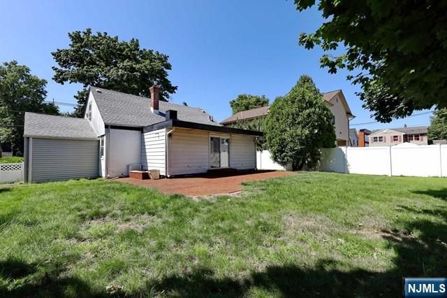 15-47 Elmary Place, Fair Lawn, NJ 07410