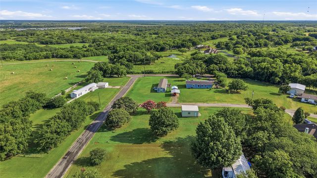 409 Katie Rose Lane, Southmayd, TX 75092