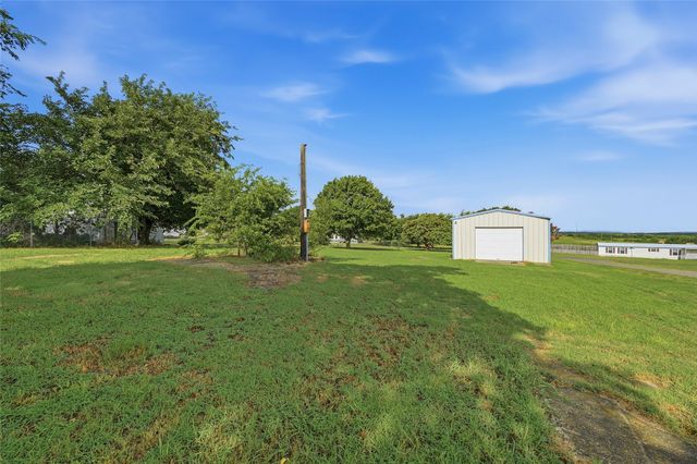 409 Katie Rose Lane, Southmayd, TX 75092