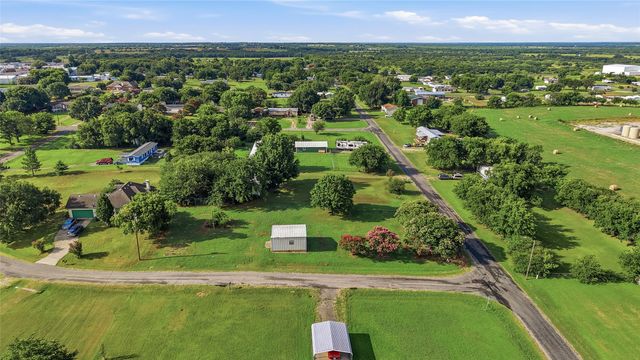409 Katie Rose Lane, Southmayd, TX 75092