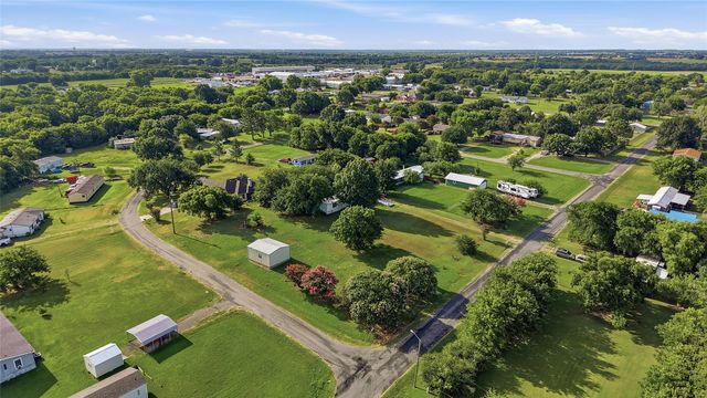 409 Katie Rose Lane, Southmayd, TX 75092