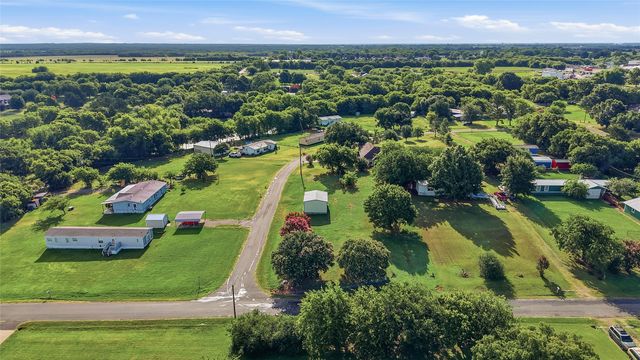 409 Katie Rose Lane, Southmayd, TX 75092
