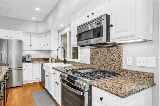 3 Suffolk Cir, Andover, MA 01810