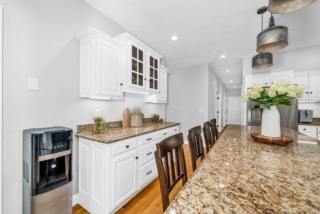 3 Suffolk Cir, Andover, MA 01810