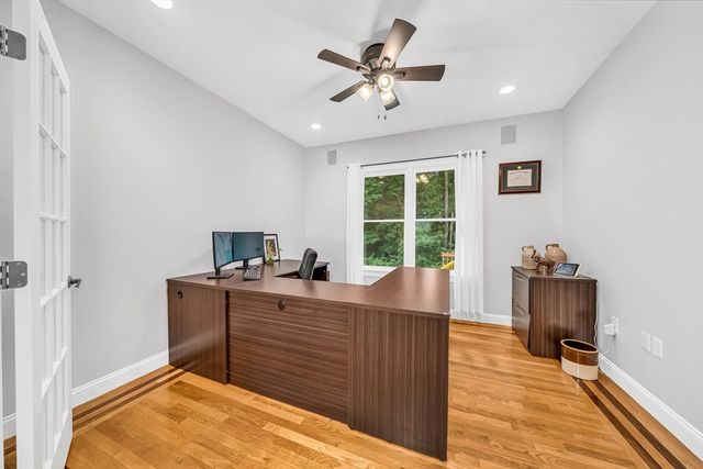 3 Suffolk Cir, Andover, MA 01810