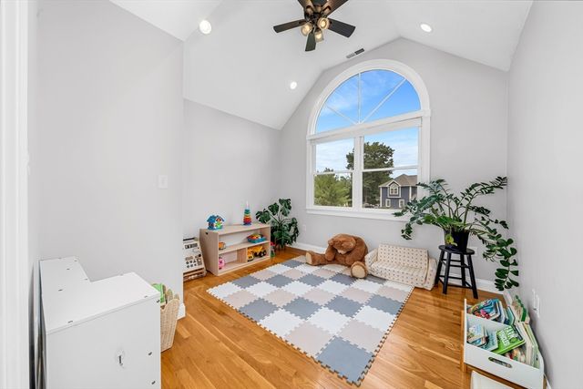 3 Suffolk Cir, Andover, MA 01810