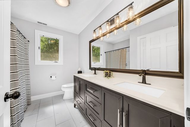 3 Suffolk Cir, Andover, MA 01810