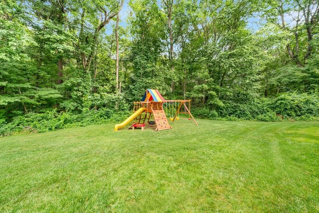 3 Suffolk Cir, Andover, MA 01810