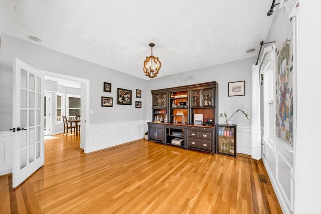 3 Suffolk Cir, Andover, MA 01810