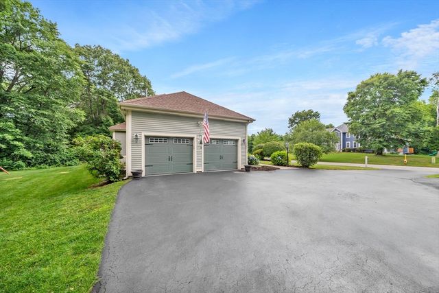 3 Suffolk Cir, Andover, MA 01810