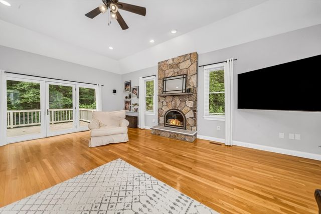 3 Suffolk Cir, Andover, MA 01810
