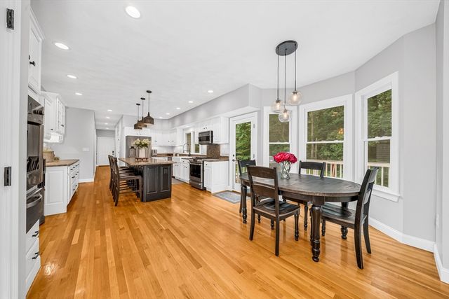 3 Suffolk Cir, Andover, MA 01810