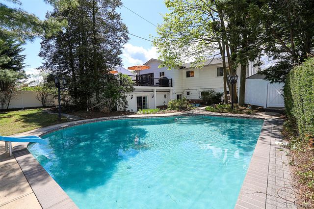 73 Rumford Road, Kings Park, NY 11754