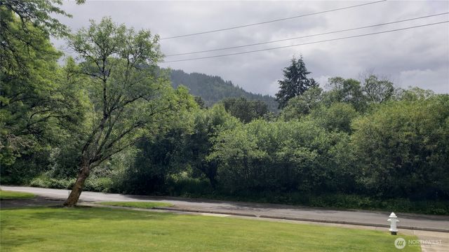 11 xx 6th Avenue SE, Issaquah, WA 98027