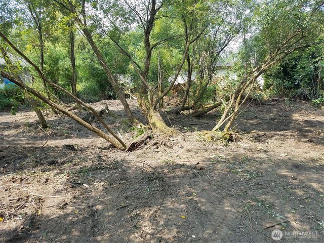 11 xx 6th Avenue SE, Issaquah, WA 98027