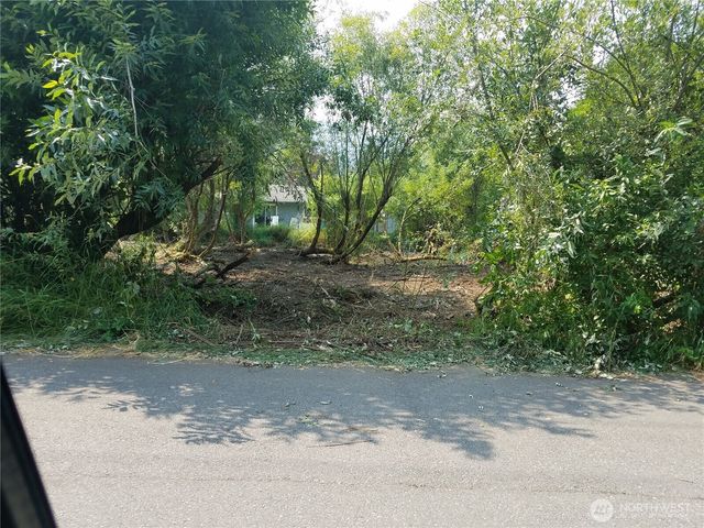 11 xx 6th Avenue SE, Issaquah, WA 98027