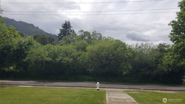 11 xx 6th Avenue SE, Issaquah, WA 98027