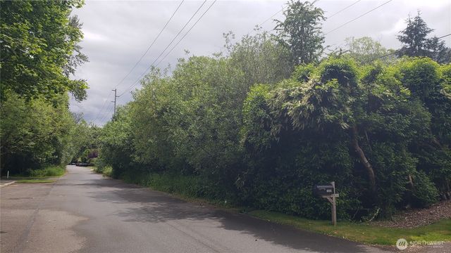 11 xx 6th Avenue SE, Issaquah, WA 98027