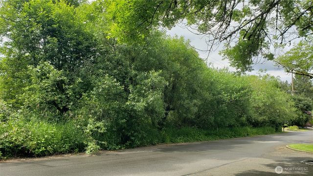 11 xx 6th Avenue SE, Issaquah, WA 98027