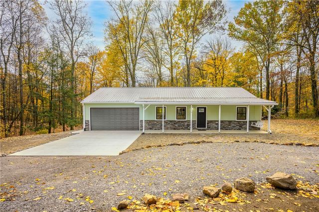 114 Wood St, North Beaver Twp, PA 16102