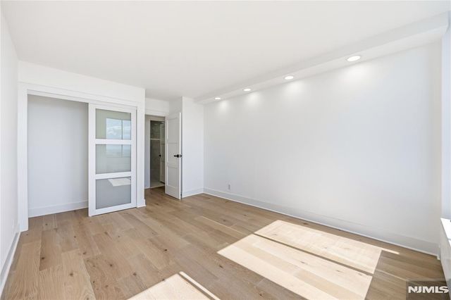 300 Winston 2617, Cliffside Park, NJ 07010