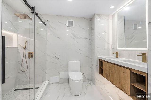 300 Winston 2617, Cliffside Park, NJ 07010