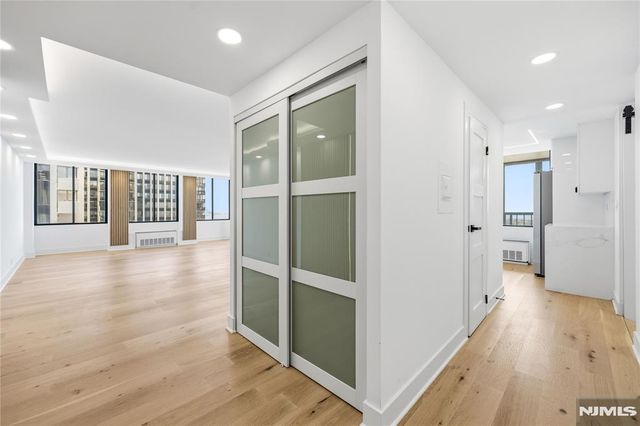 300 Winston 2617, Cliffside Park, NJ 07010