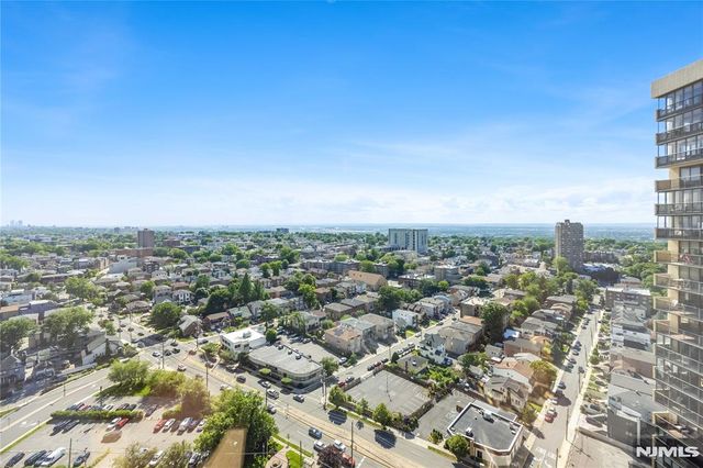 300 Winston 2617, Cliffside Park, NJ 07010
